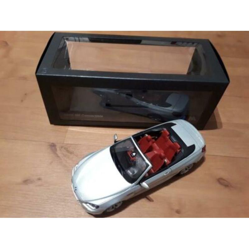 BMW M6 convertible silverstone van Paragon 1/18