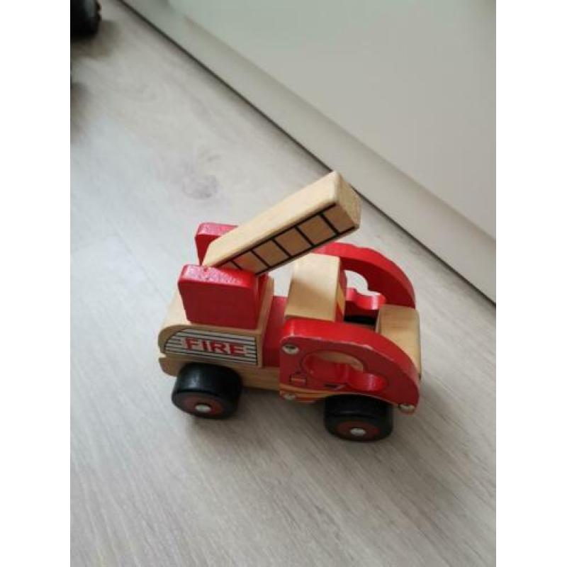 Leuke houten brandweer auto