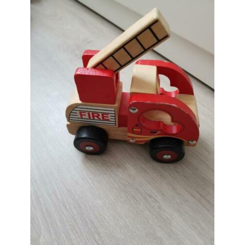 Leuke houten brandweer auto