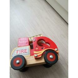 Leuke houten brandweer auto