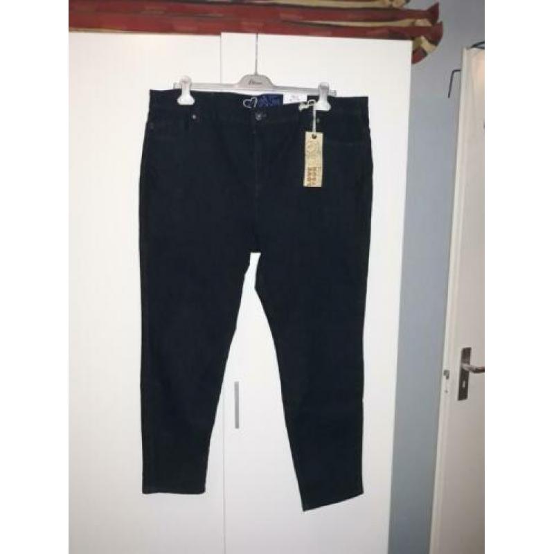 Super mooie nieuwe blauwe slim leg stretch jeans maat 54