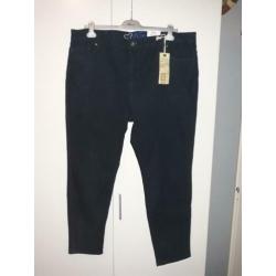 Super mooie nieuwe blauwe slim leg stretch jeans maat 54