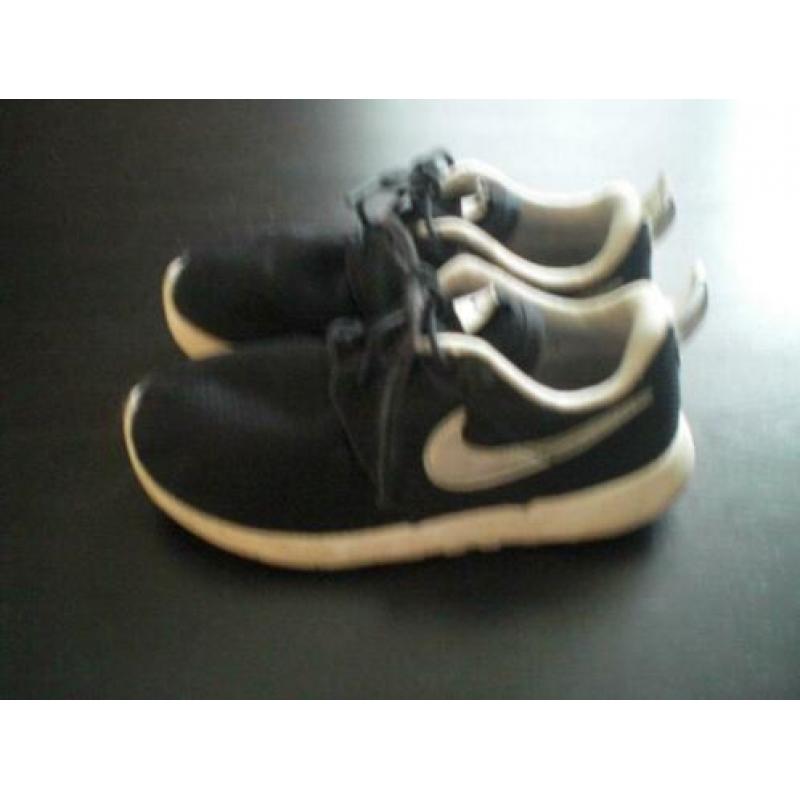 Prachtige NIKE sneakers. Maat 31.5