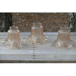 Brocante - Serie glaskapjes voor lampen!