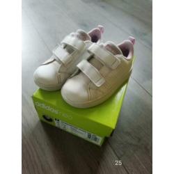 ZGAN wit/roze Adidas Neo sneakers maat 25