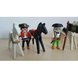 Playmobil mannen en paarden