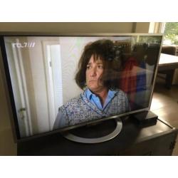 Sony 42inch 3D Full-HD LED TV, Smart TV, Netflix!