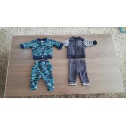 Twee zakken jongens newborn en groter kleding